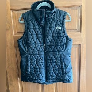 Medium North Face women’s vest